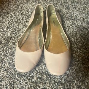 Nude flats